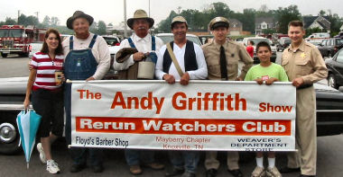 Mayberry Chapter carries the flag at Karns Community Day